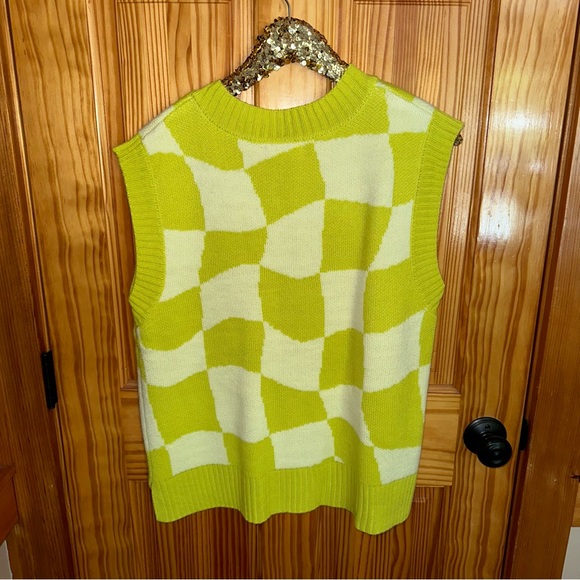 ✨ Boutique | sweater vest - Picture 2 of 4
